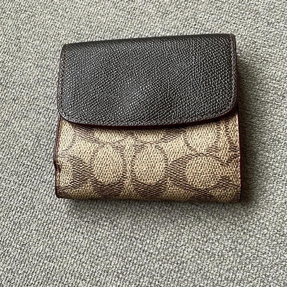 Coach Wallet - Picture 6 of 12